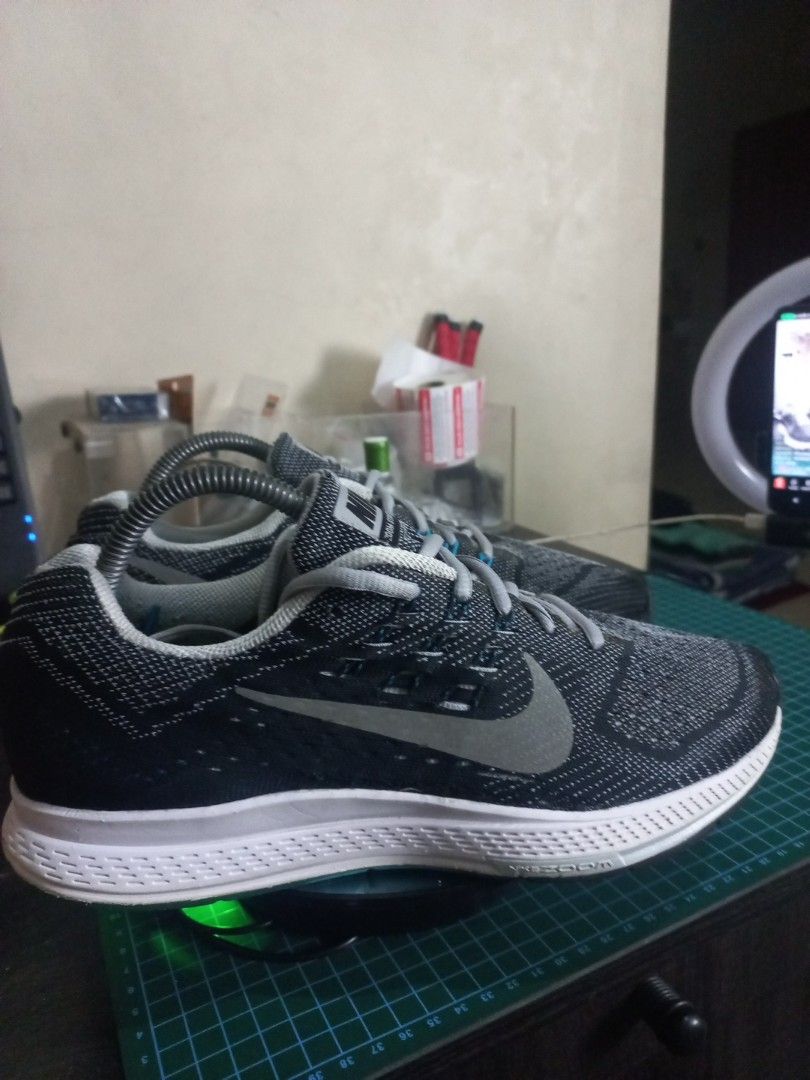 Nike Zoom Structure 18 Size 41 Fesyen Pria Sepatu Sneakers di