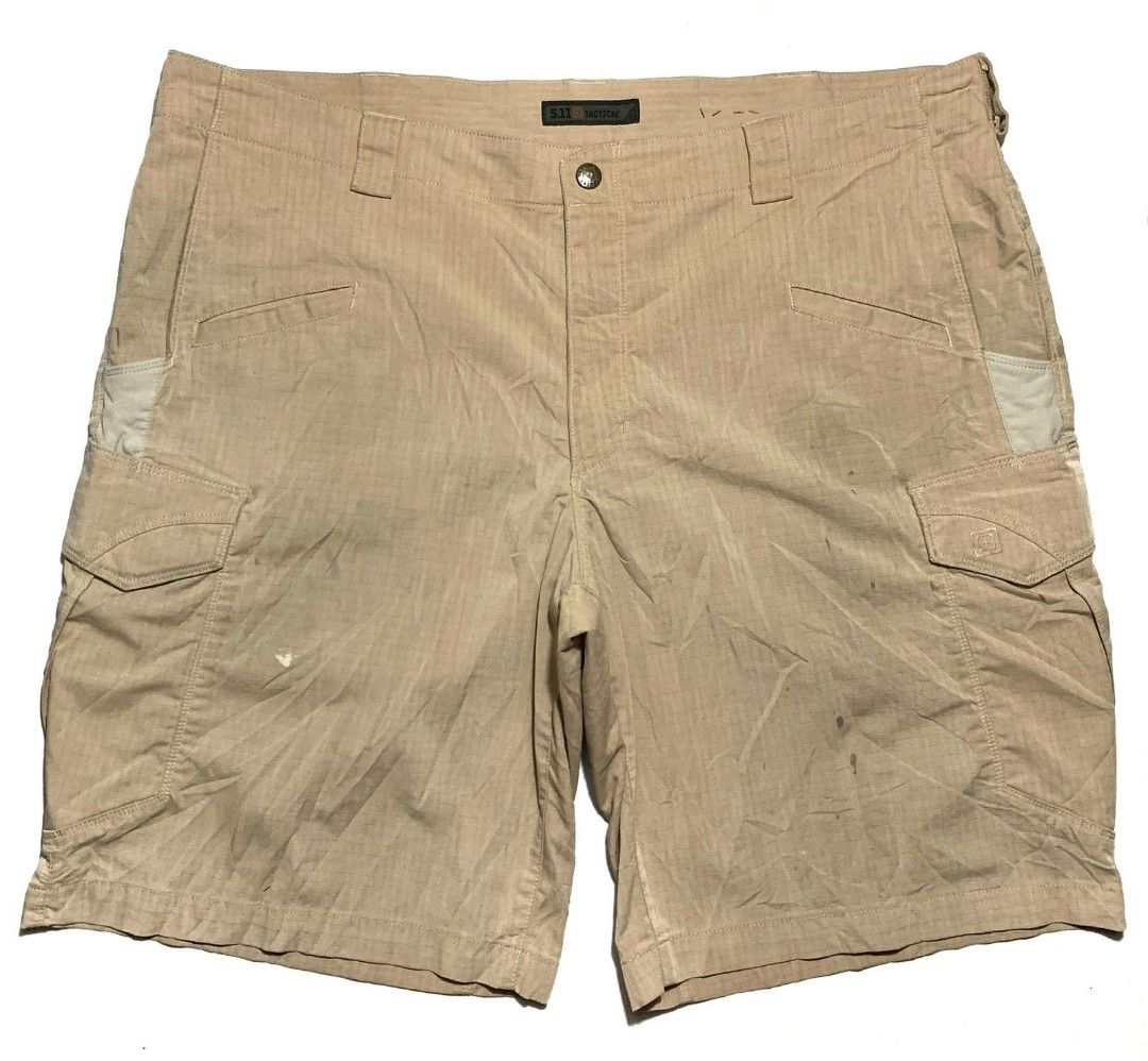 Size 42” - 5.11 Tactical Series Men’s Oversize Preloved BS819 (Category: Shorts) located in Las Pinas. Submitted by szorty (Listing ID 1273763424, Image 1). Description: •PRELOVED• Onhand and ready to ship Brand: 5.11 Tactical Condition: Used Size: 40 on tag Waist: 42 Length: 21 inches Pocket: 8 - issues (see photo) - All of our items are washed *Please see photos for flaws/issues if indicated. *Photos may vary from actual #511 #tactical #tactica