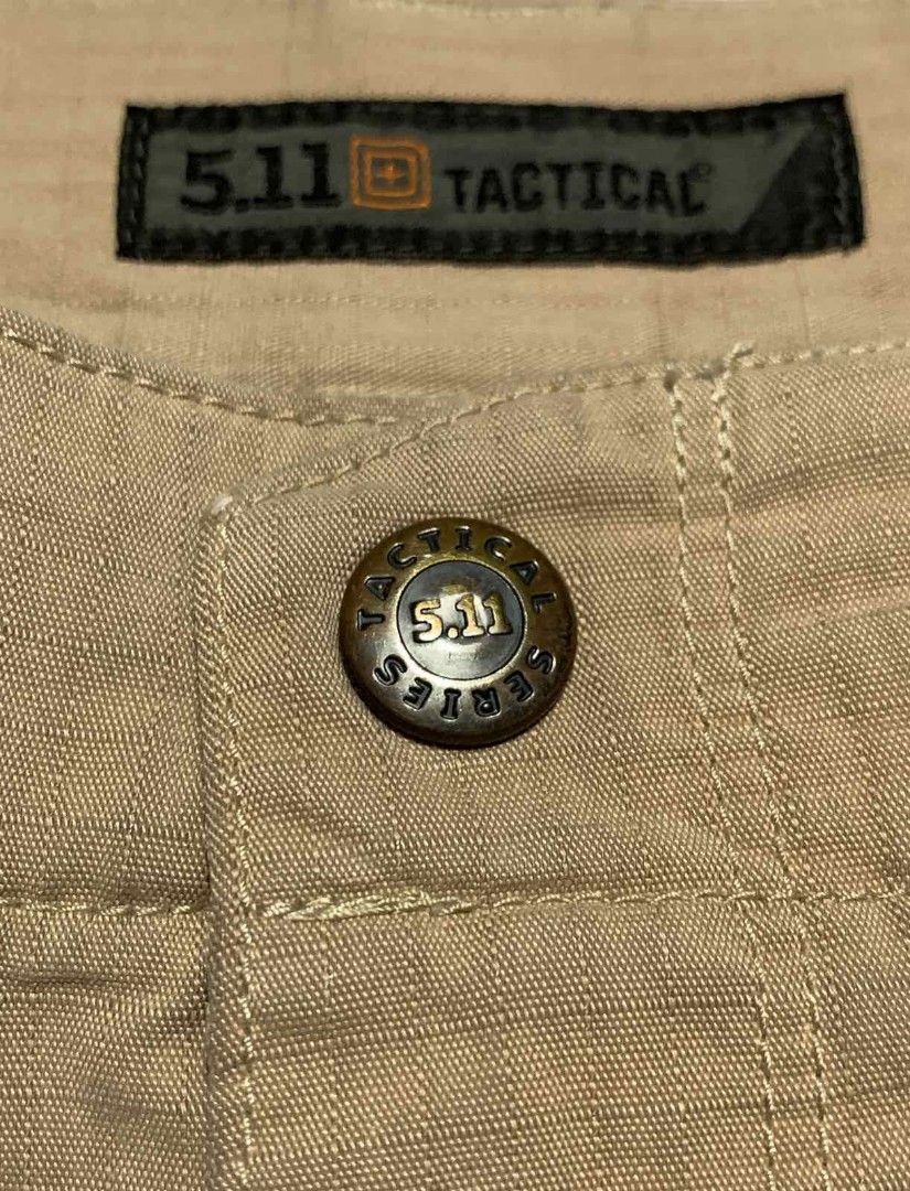 Size 42” - 5.11 Tactical Series Men’s Oversize Preloved BS819 (Category: Shorts) located in Las Pinas. Submitted by szorty (Listing ID 1273763424, Image 3). Description: •PRELOVED• Onhand and ready to ship Brand: 5.11 Tactical Condition: Used Size: 40 on tag Waist: 42 Length: 21 inches Pocket: 8 - issues (see photo) - All of our items are washed *Please see photos for flaws/issues if indicated. *Photos may vary from actual #511 #tactical #tactica