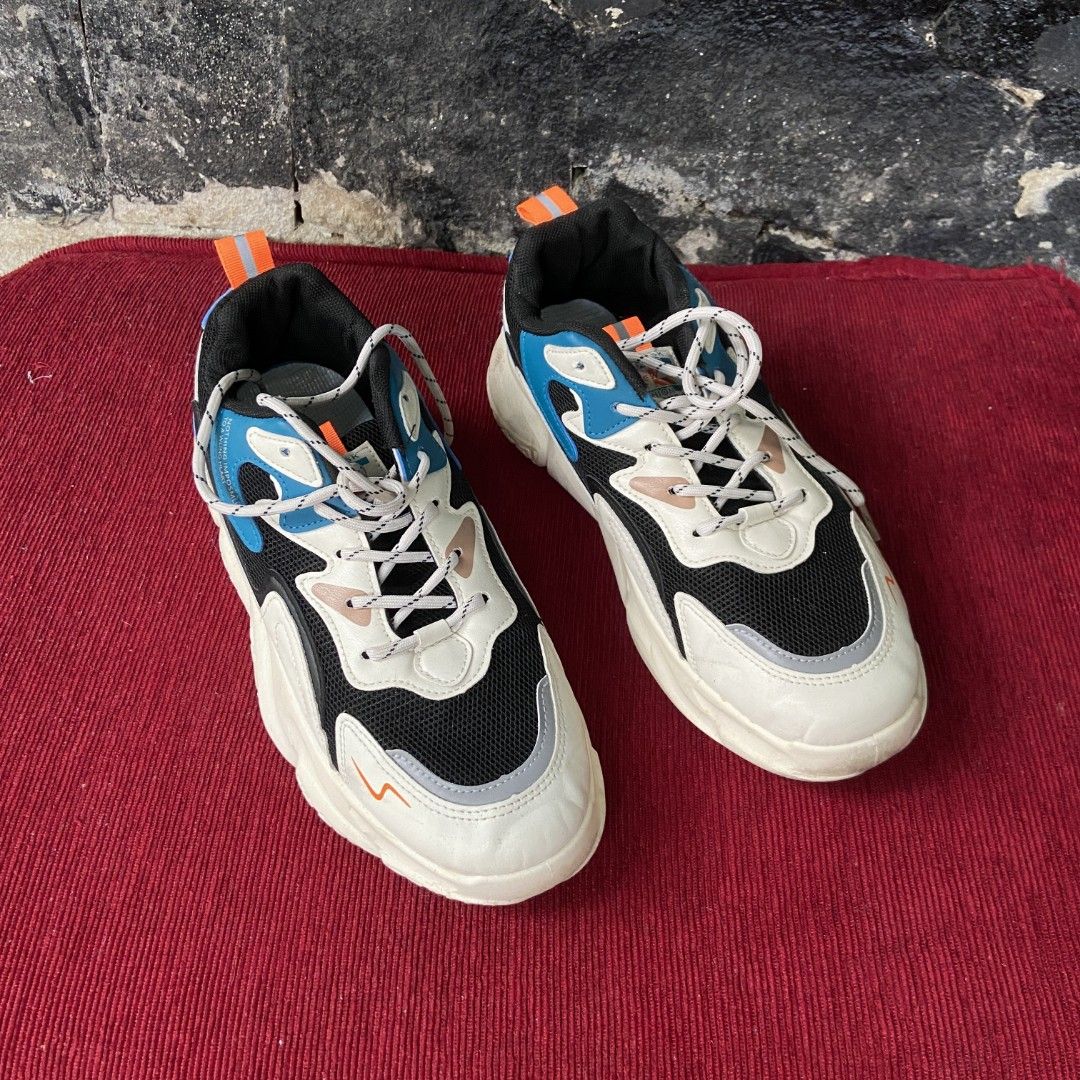 Sepatu outlet sport sneakers