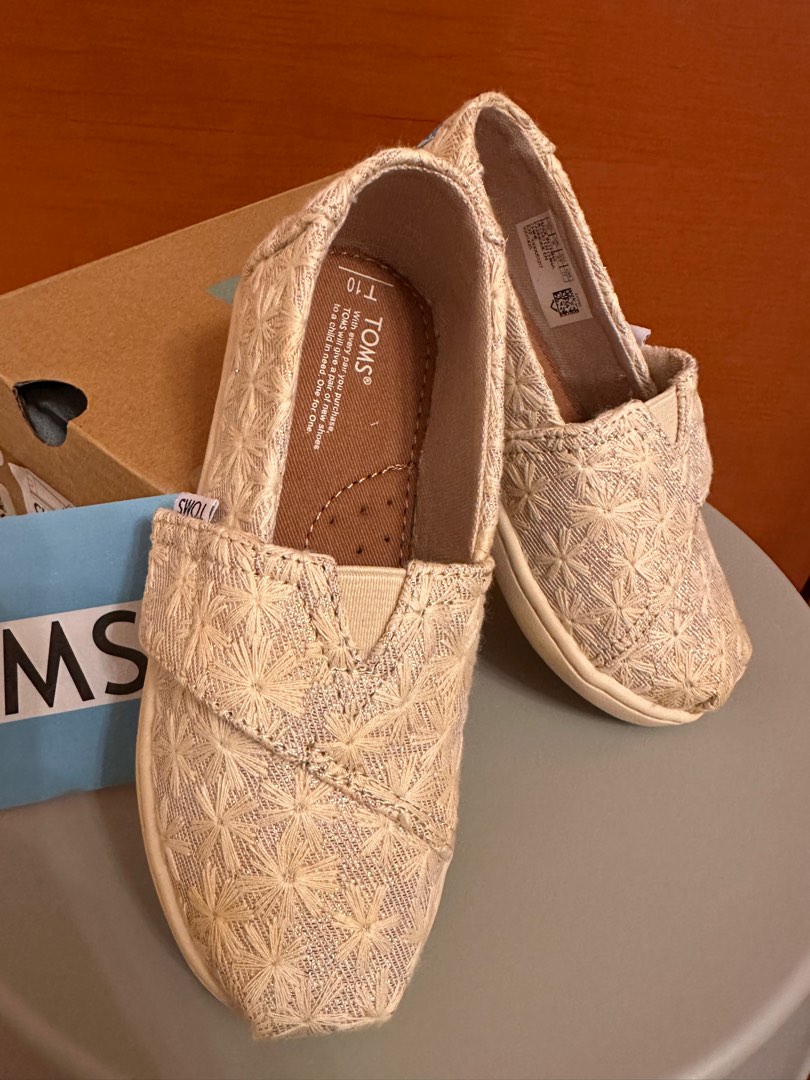 TOMS Natural Daisy Metallic Youth Classics Carousell