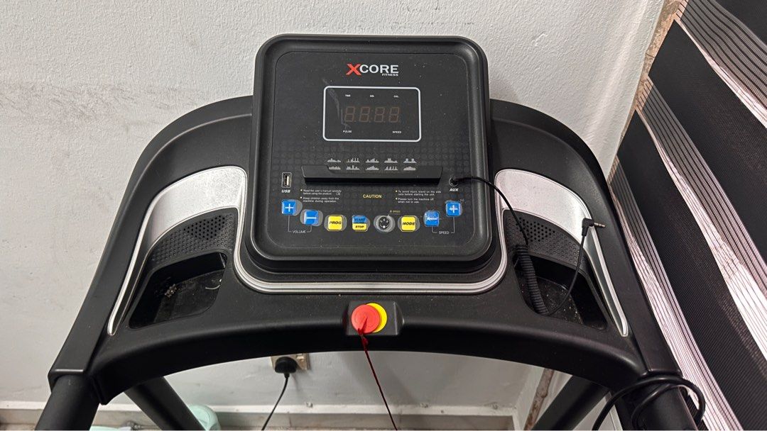 Treadmill XCORE, Sports Equipment, Exercise & Fitness, Cardio & Fitness