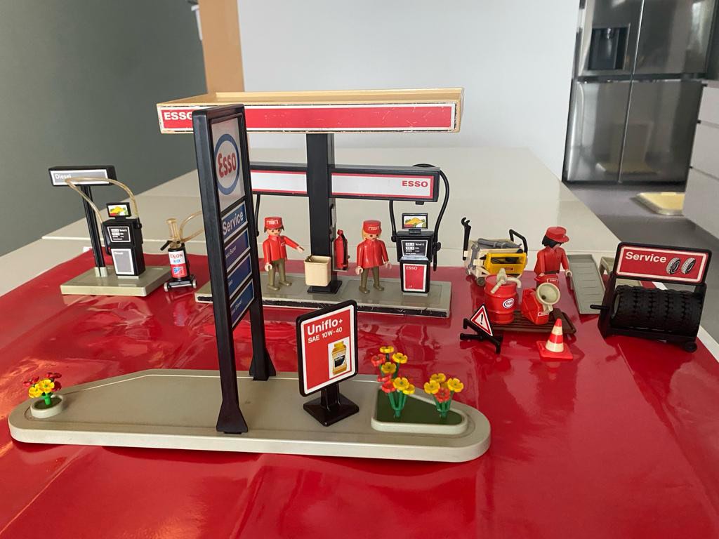 Playmobil esso station on sale