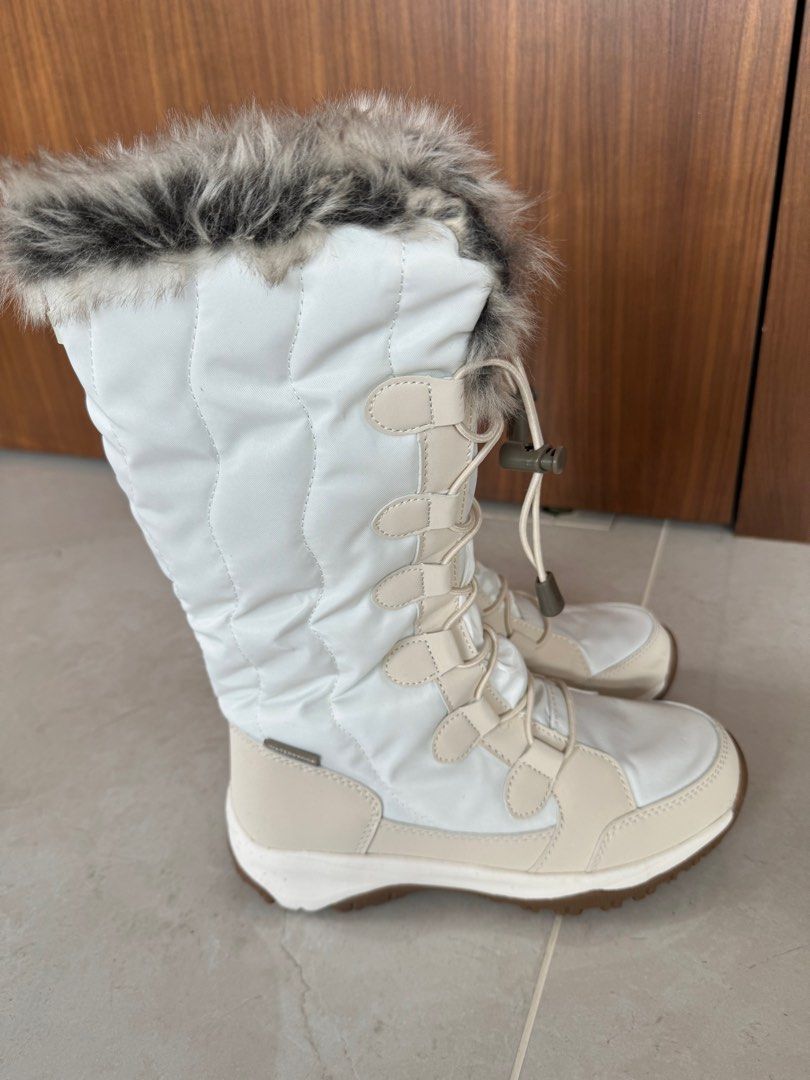 White fur lined boots sale