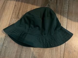 [10]	green fisherman's hat 11"