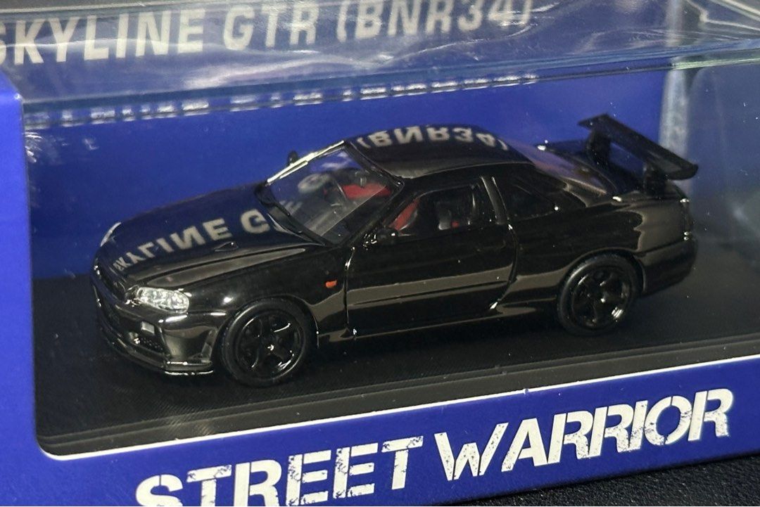 1/64 Nissan Skyline R34 GTR V-Spec II (Chrome Black), Hobbies