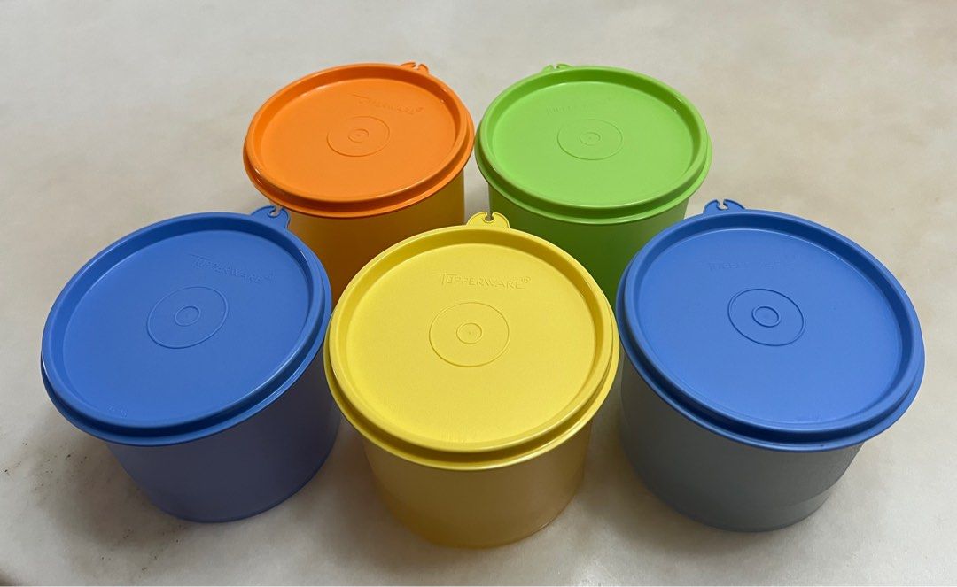  Tupperware Containers With Lids