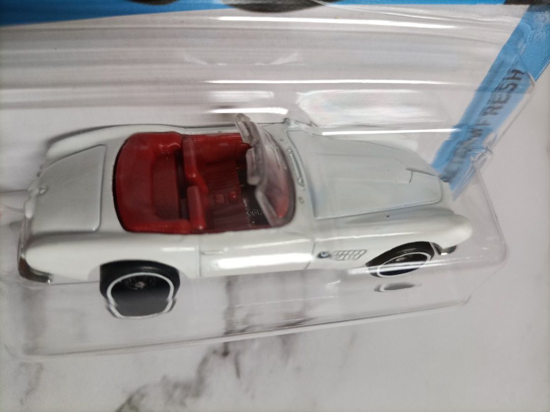 ♥️ Excellent condition! Hot wheels BMW 507 theme Factory Fresh Scale 1