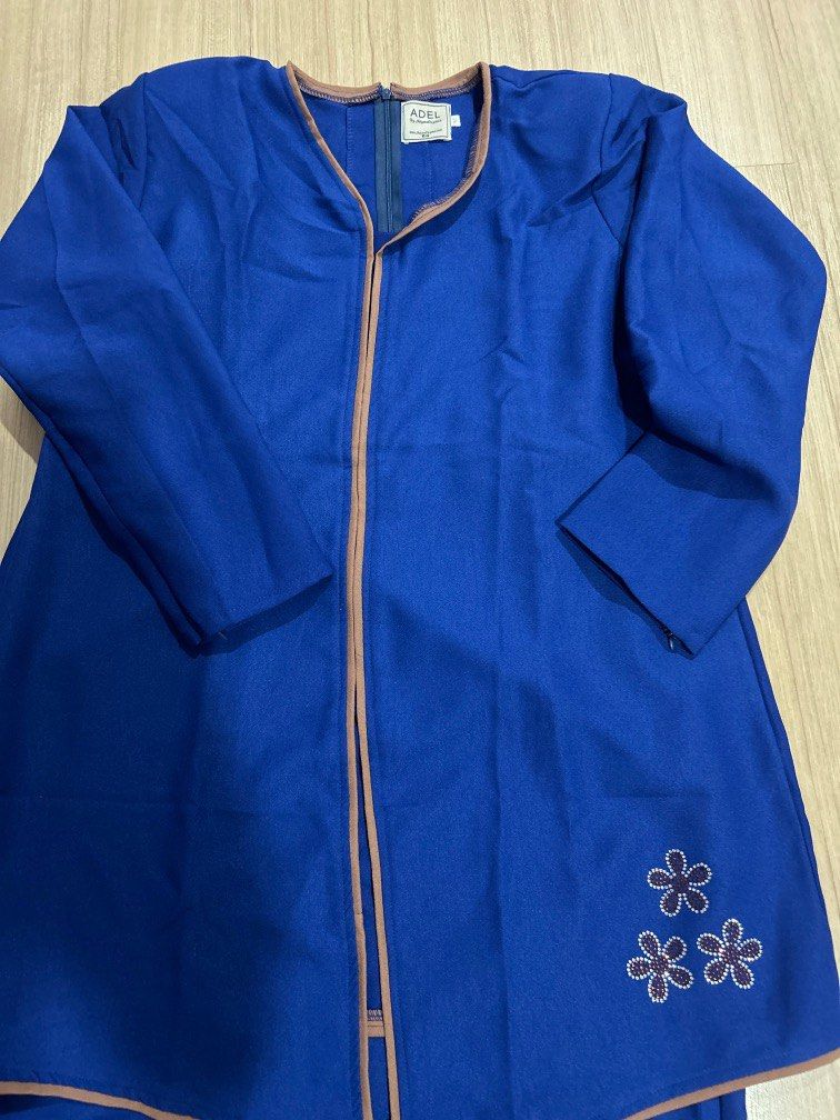 Adele Adyana Elegance (Category: Dresses) located in Bangi. Submitted by ekramalias (Listing ID 1274043017, Image 2). Description: Up for bargain is brand new never used dress (complete set) Adele Adyana in royal blue colour (refer photo). Kebarung darlene style. Size M (refer photo). No tag but no defect. RRP RM80.