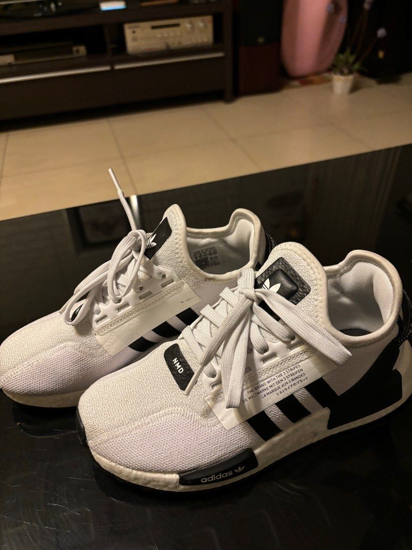 愛迪達Adidas NMD_R1 V2 運動休閒鞋, 她的時尚, 鞋類, 運動鞋、球鞋在旋轉拍賣