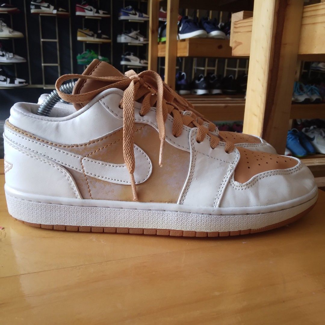 AIR JORDAN LOW, Men's Fashion, Footwear, Sneakers on Carousell