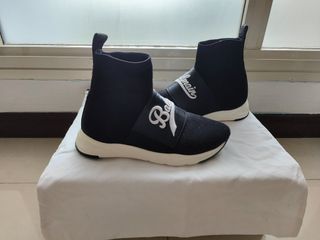 Affordable top sock sneakers