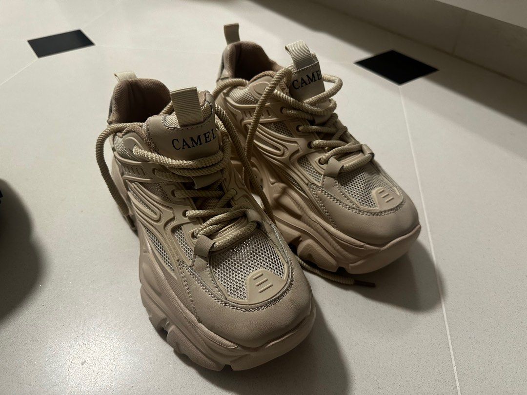 Beige on sale dad sneakers