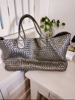 (Category: ) located in . Submitted by luxury2me (Listing ID 1273943848, Image 1). Description: .