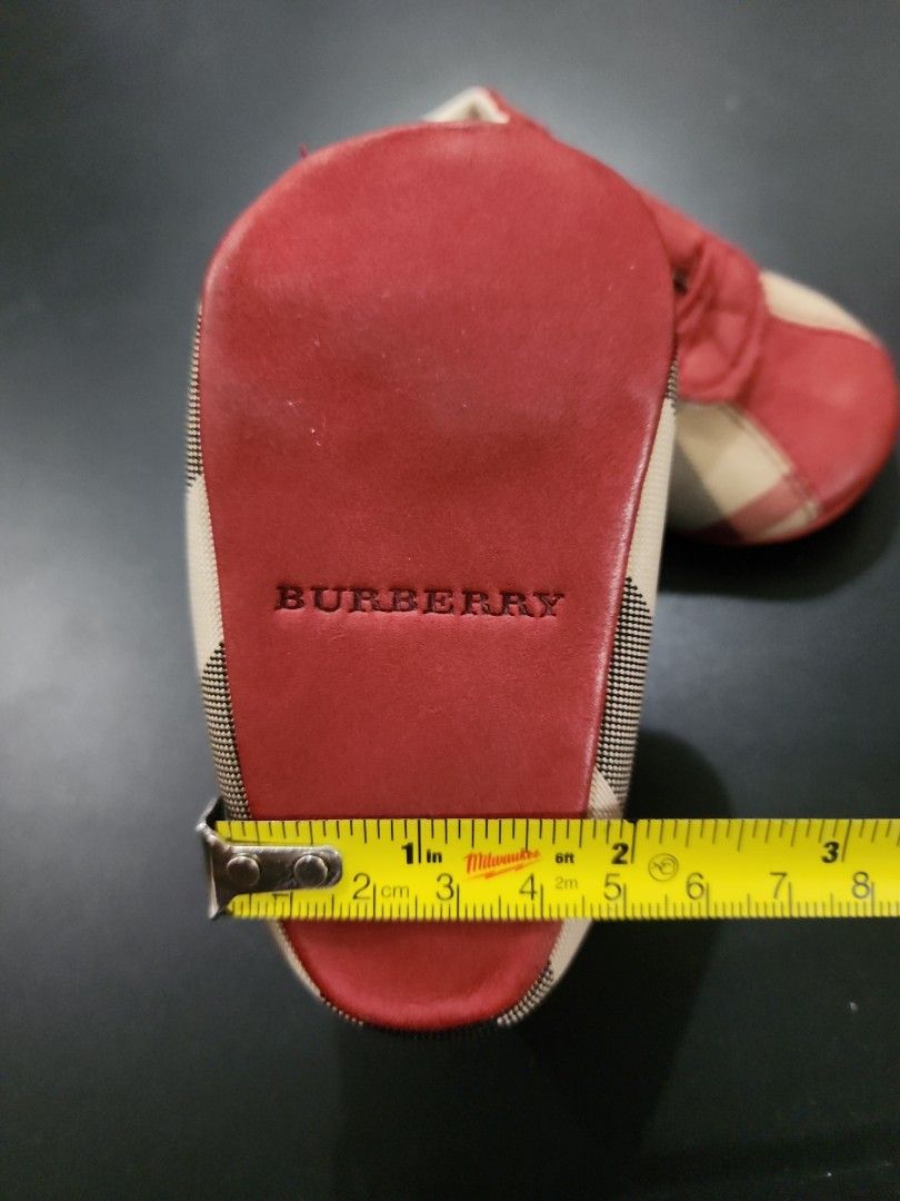 Burberry baby shoes size 4 online