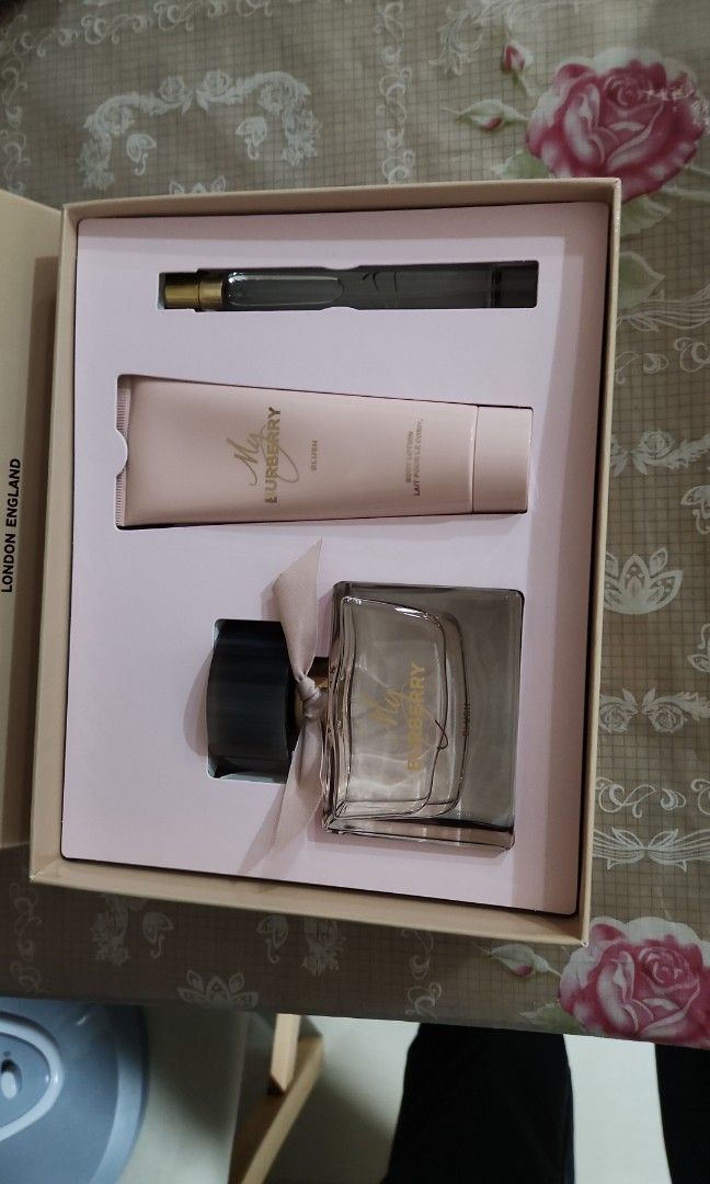 Burberry hot sale beauty set
