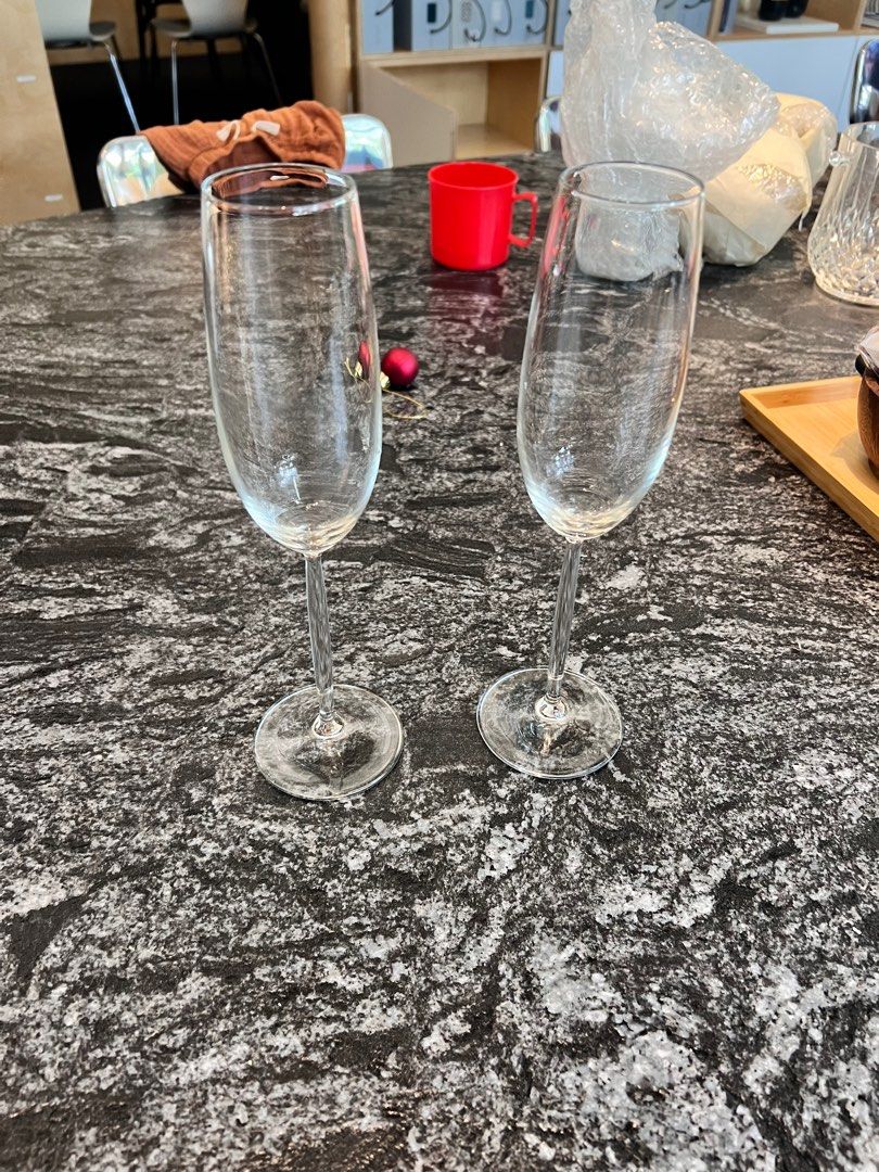 10 champagne glasses hotsell