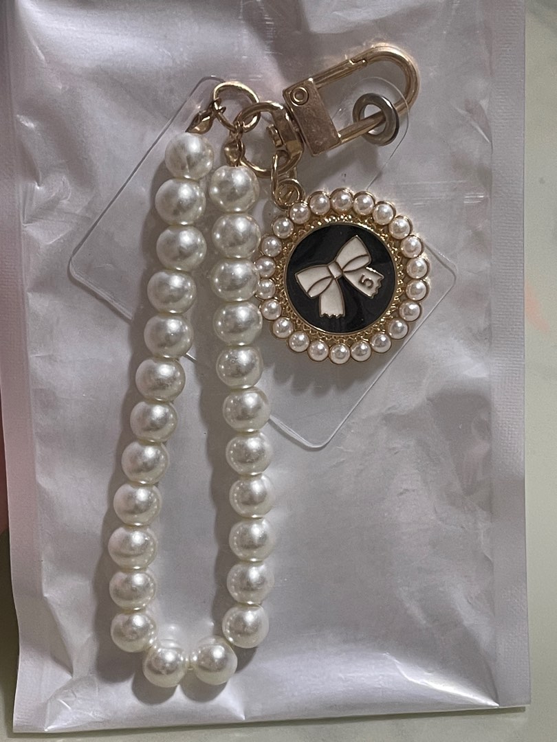 Plunder pearl keychain hot sale