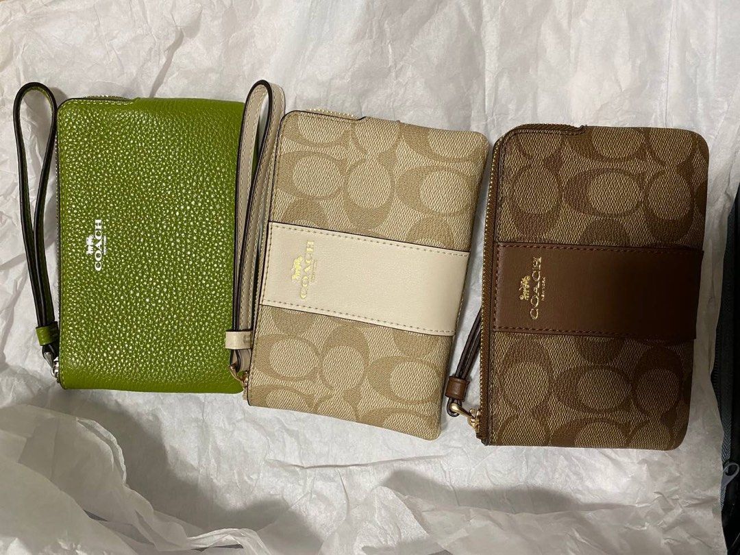 Coach wristlet 2025 25