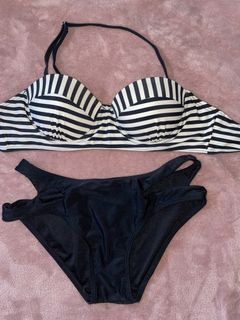 (Category: ) located in . Submitted by ma.declutter (Listing ID 1273992500, Image 1). Description: .