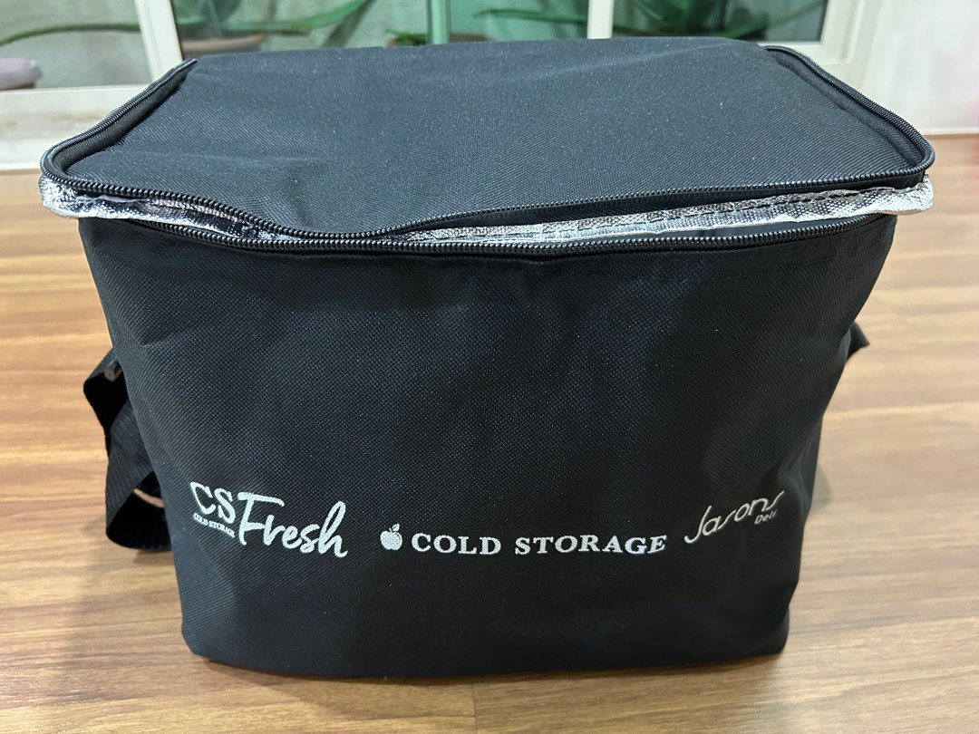 Cooler Bag from Cold Storage with free ice packs