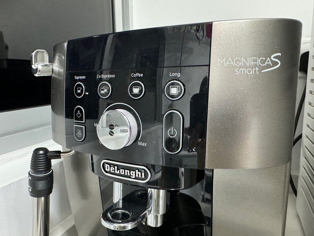 DeLonghi Magnifica S Smart Automatic Coffee Machine 
