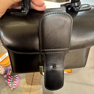 （分類：）位於 。 由 seegchiu 提交（商品編號 1274034833，圖片 1）。簡介： 。
