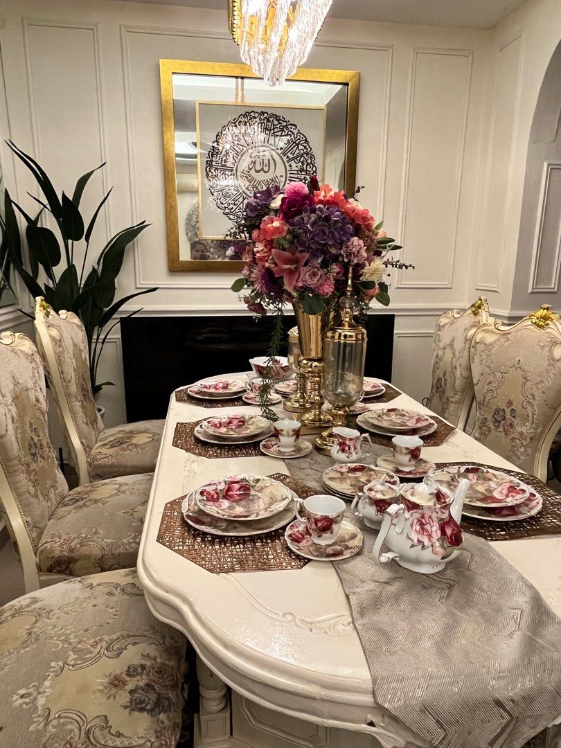 Dining table (Category: Tables & Sets) located in Puchong. Submitted by nancy5458 (Listing ID 1274035330, Image 3). Description: To let go.