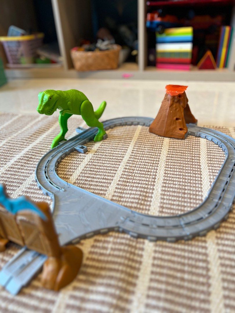 Thomas the 2025 train dinosaur track