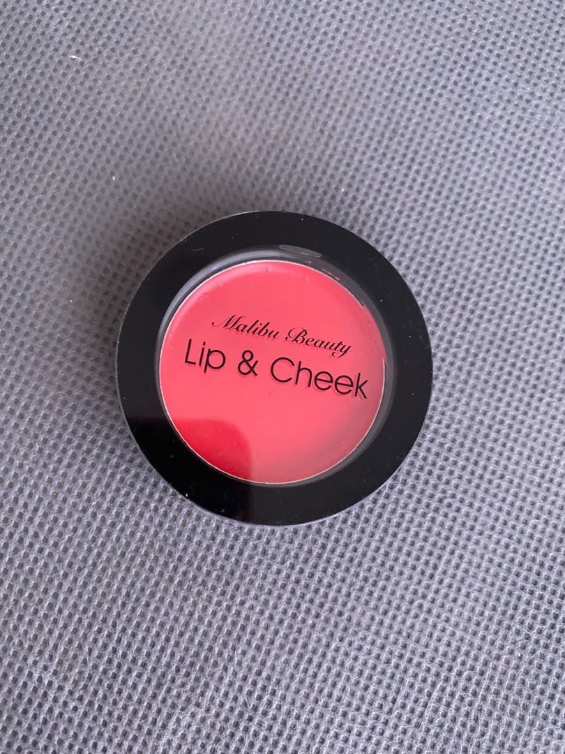 Don Qiojote Lip & Cheek Blush (Category: Makeup) located in Lucena. Submitted by fashioncult.ph (Listing ID 1273967024, Image 1). Description: Don Qiojote Lip & Cheek Blush ✨BRANDNEW sealed ✨bought in Japan kase NOVEMBER 2023 ✨low ballers will automatically blocked ✨shipping fee shouldered by the buyer ✨RFS: extra ✨MOP: GCASH ✨MOD: JRS Express .