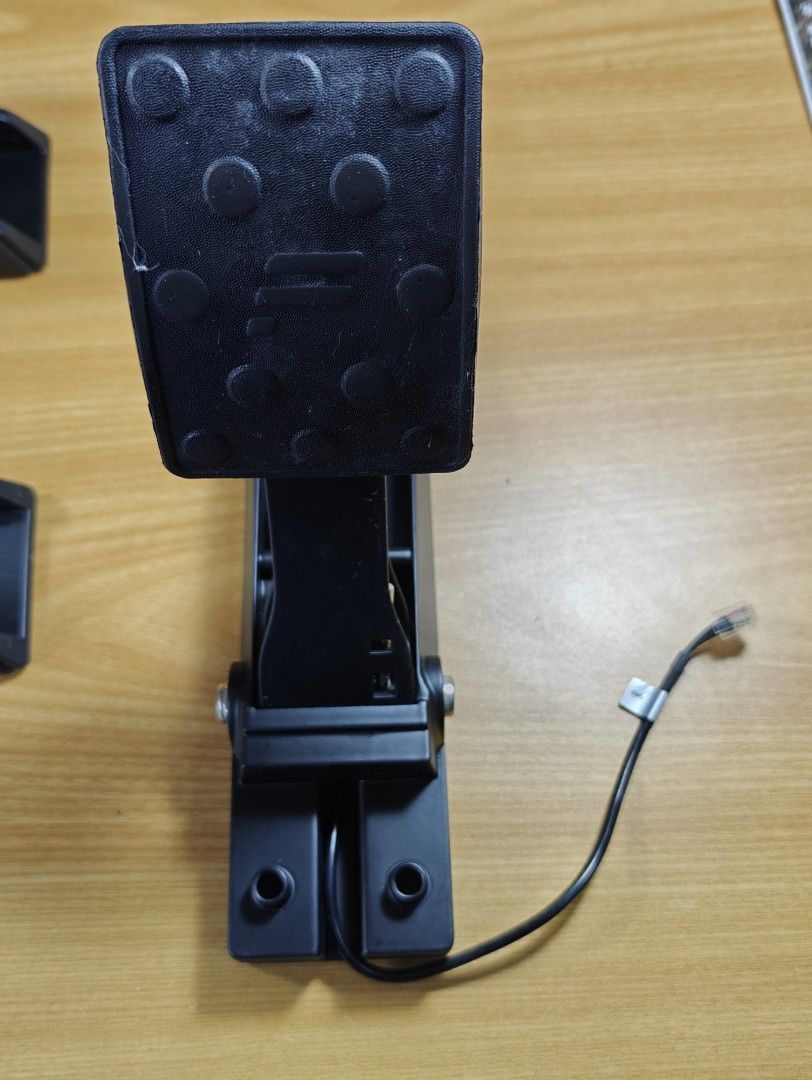 Fanatec CSL Elite Pedal V1 with loadcell brake and throttle upgraded