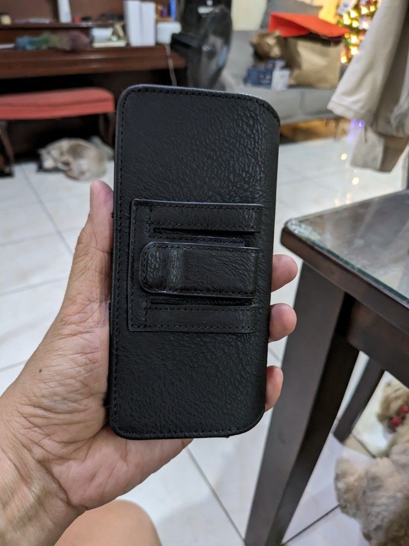 Galaxy Fold 5/4/3 leather holster case (Category: Cases & Sleeves) located in Manila. Submitted by jojob1105 (Listing ID 1273980773, Image 2). Description: Galaxy Z fold 5/4/3 leather belt holster case bnew! Gifted only..