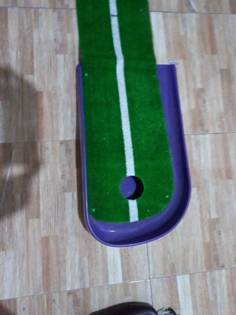 Golf matt golf putter (Category: Golf) located in Quezon City. Submitted by eilgaraje (Listing ID 1273943733, Image 3). Description: golf matt green indoor as posted used in good condition japan surplus.