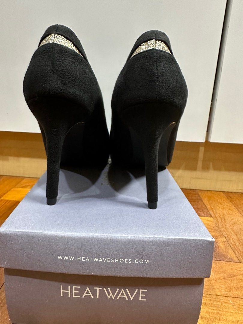 Gold suede pumps sale