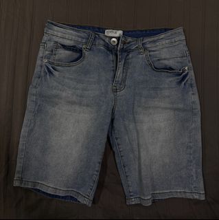 (Category: ) located in . Submitted by vogue_01 (Listing ID 1274025927, Image 1). Description: .