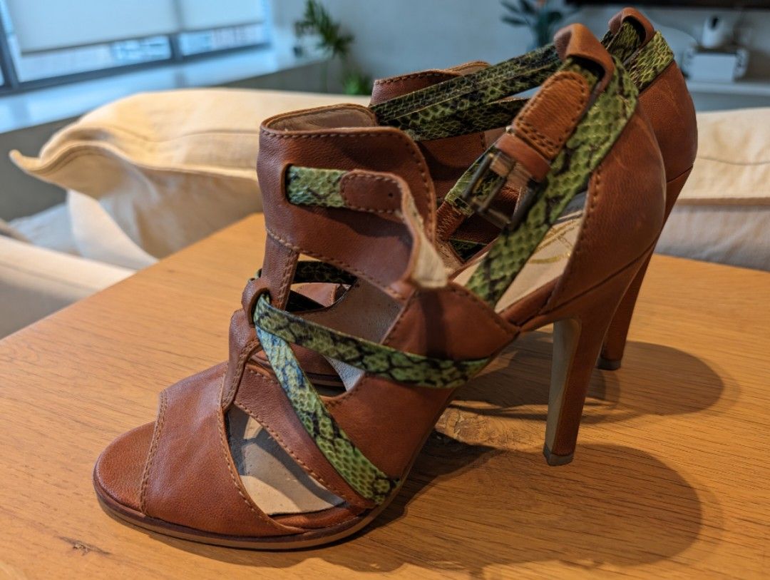 House of harlow heels top