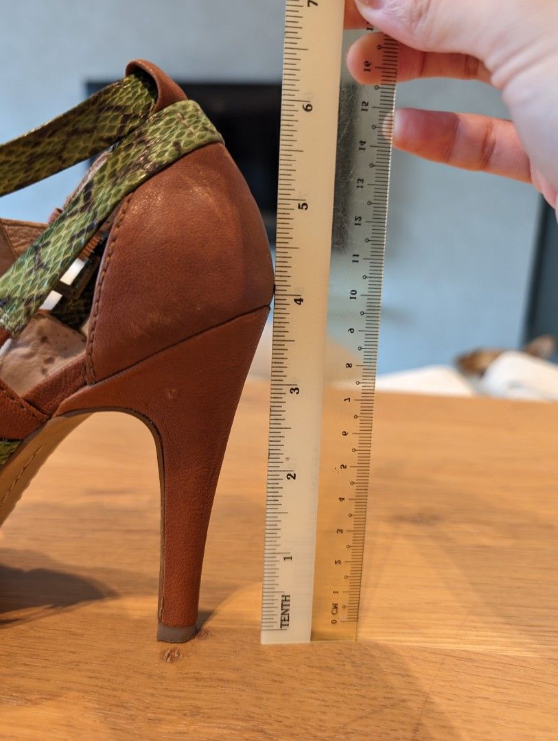 House of harlow heels hot sale