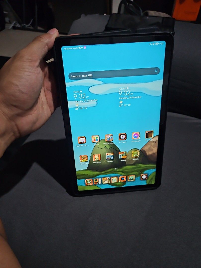 huawei matepad 10.4 4gb/64gb LTE (Category: Android) located in Pasig City. Submitted by jeffreypa15068 (Listing ID 1274056801, Image 2). Description: huawei matepad 10.4 LTE (with sim slot) 4gb ram 64gb storage with box and free memory card battery still in good condition with attached tempered glass since day 1 with free black cover case NO ISSUE available until post is marked sold RFS: spare tablet.