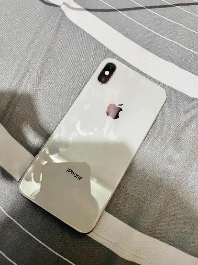 iPhone X 256gb No issues (Category: iPhone X Series) located in Mandaluyong City. Submitted by aliaxmadi (Listing ID 1273961222, Image 2). Description: Selling iPhone X 256gb All working open line No issues Check all u can like new condition unit & case only 📍Mandaluyong.