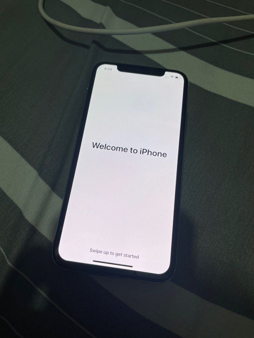 iPhone X 256gb No issues (Category: iPhone X Series) located in Mandaluyong City. Submitted by aliaxmadi (Listing ID 1273961222, Image 3). Description: Selling iPhone X 256gb All working open line No issues Check all u can like new condition unit & case only 📍Mandaluyong.