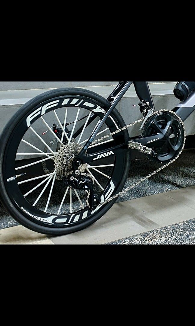 Java mini carbon (Category: Bicycles) located in Singapore. Submitted by syabil01 (Listing ID 1274102998, Image 3). Description: java carbon 20 inch 11 speed shimano 105 crankset 105 open for negotiation.