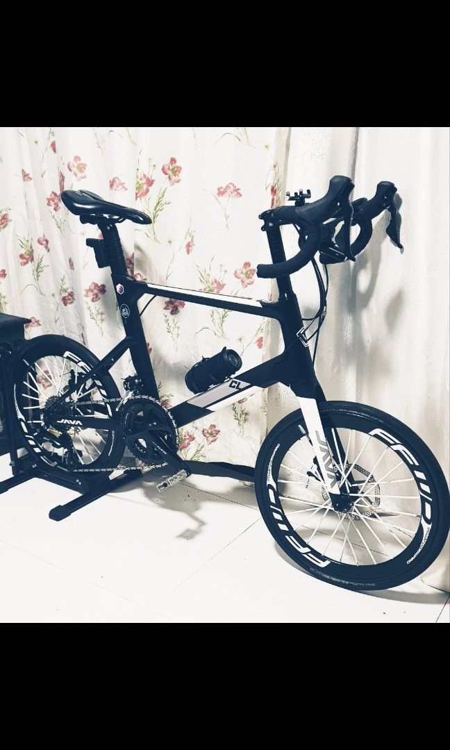 Java mini carbon (Category: Bicycles) located in Singapore. Submitted by syabil01 (Listing ID 1274102998, Image 1). Description: java carbon 20 inch 11 speed shimano 105 crankset 105 open for negotiation.