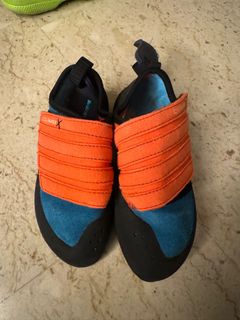 Decathlon kids climbing hotsell shoes