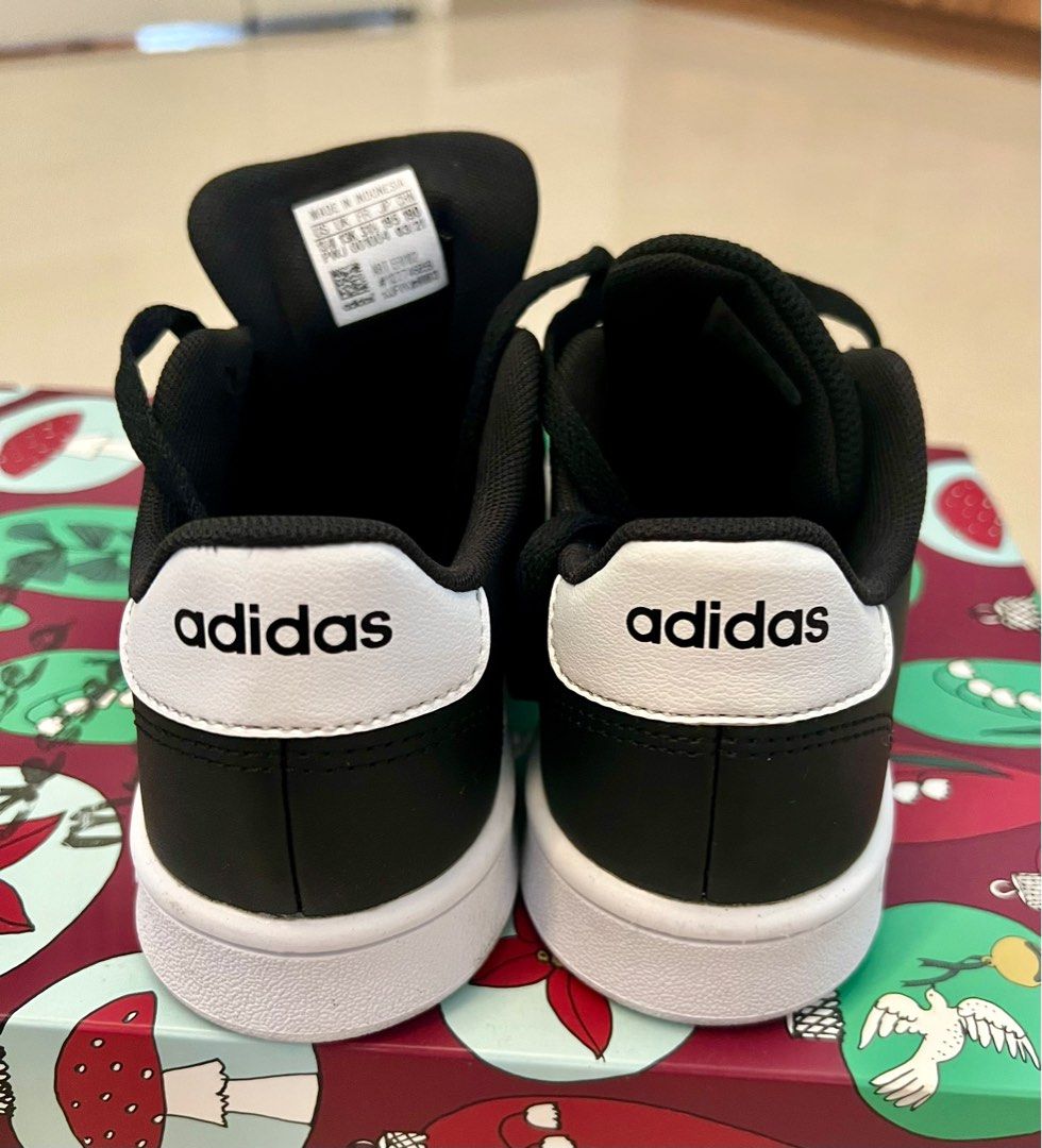 Adidas kids sneakers in size UK13k US 13.5k