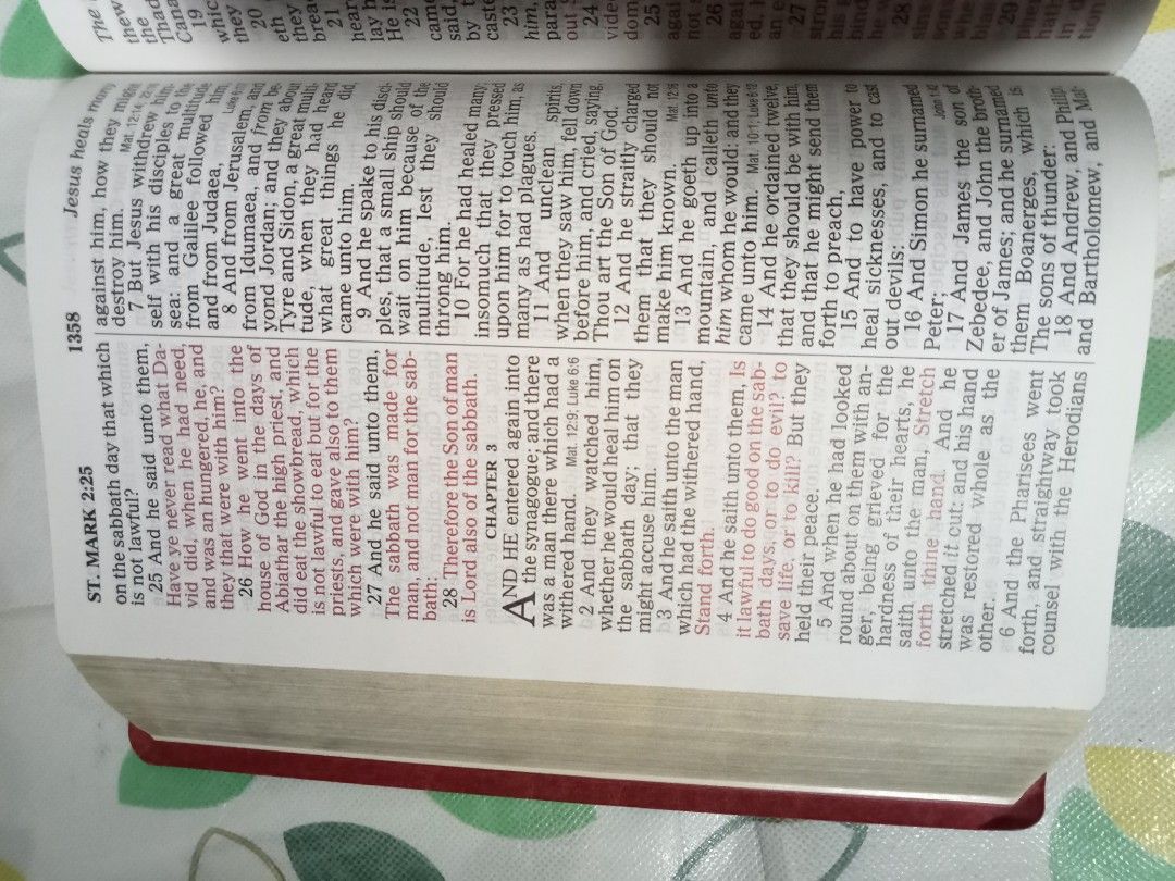 [KJV] King James Version Giant Print with References, Hobbies & Toys ...