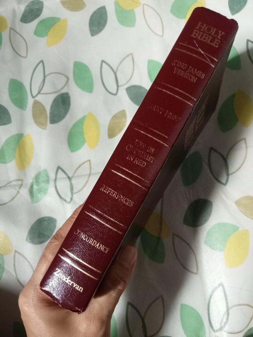 [KJV] King James Version Giant Print with References, Hobbies & Toys ...
