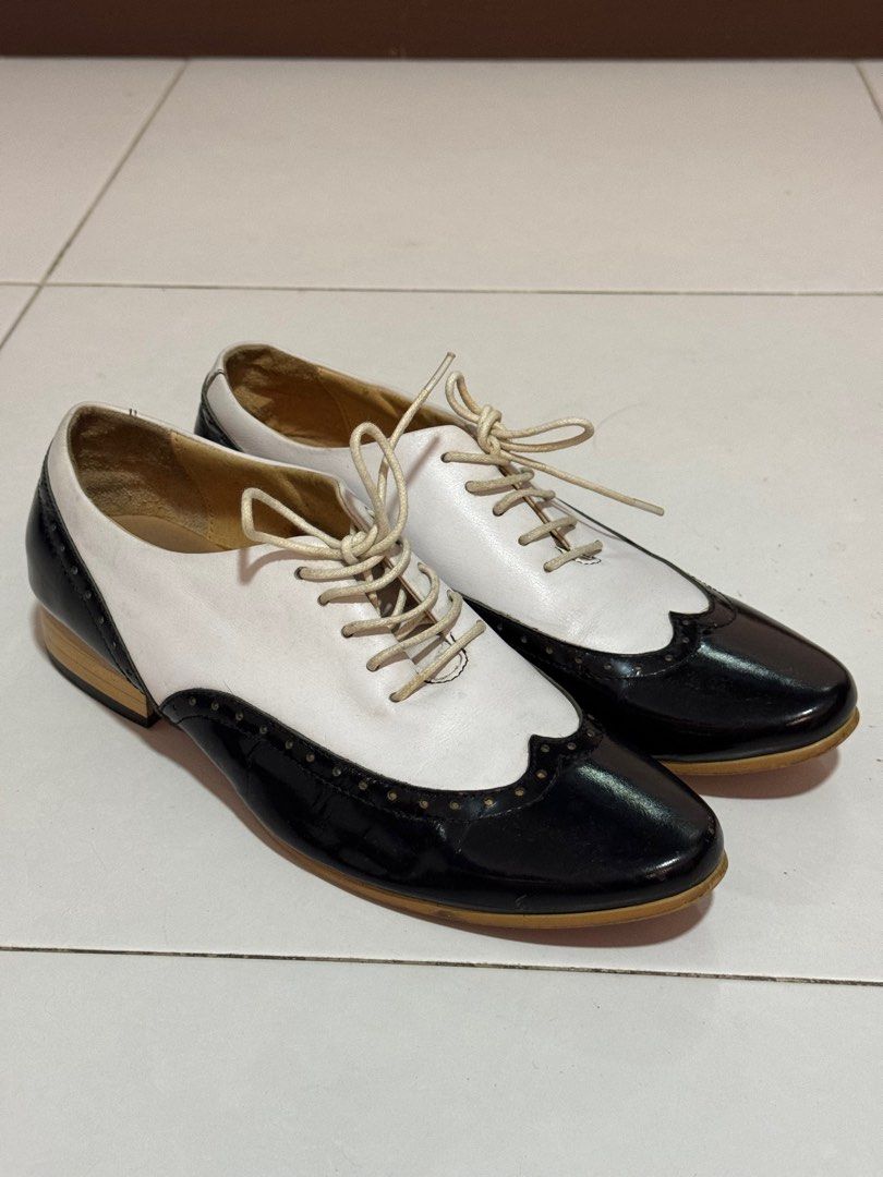 Mens black and sale white wingtip oxford shoes