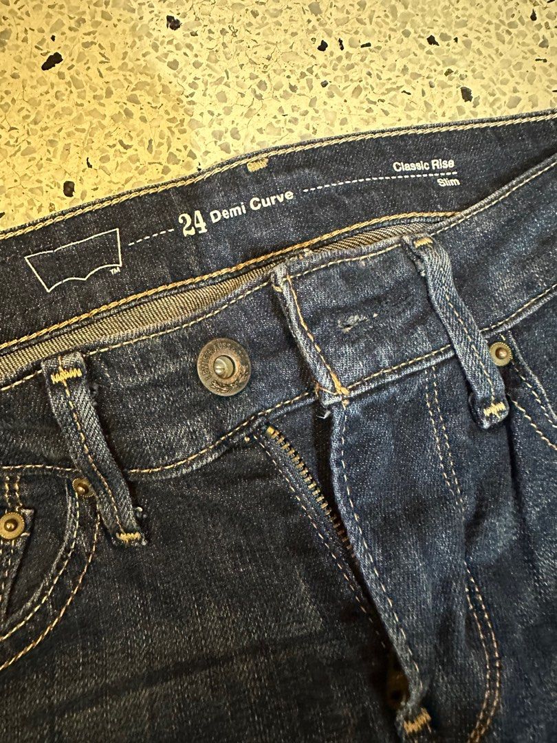Levis demi curve cheap classic rise slim