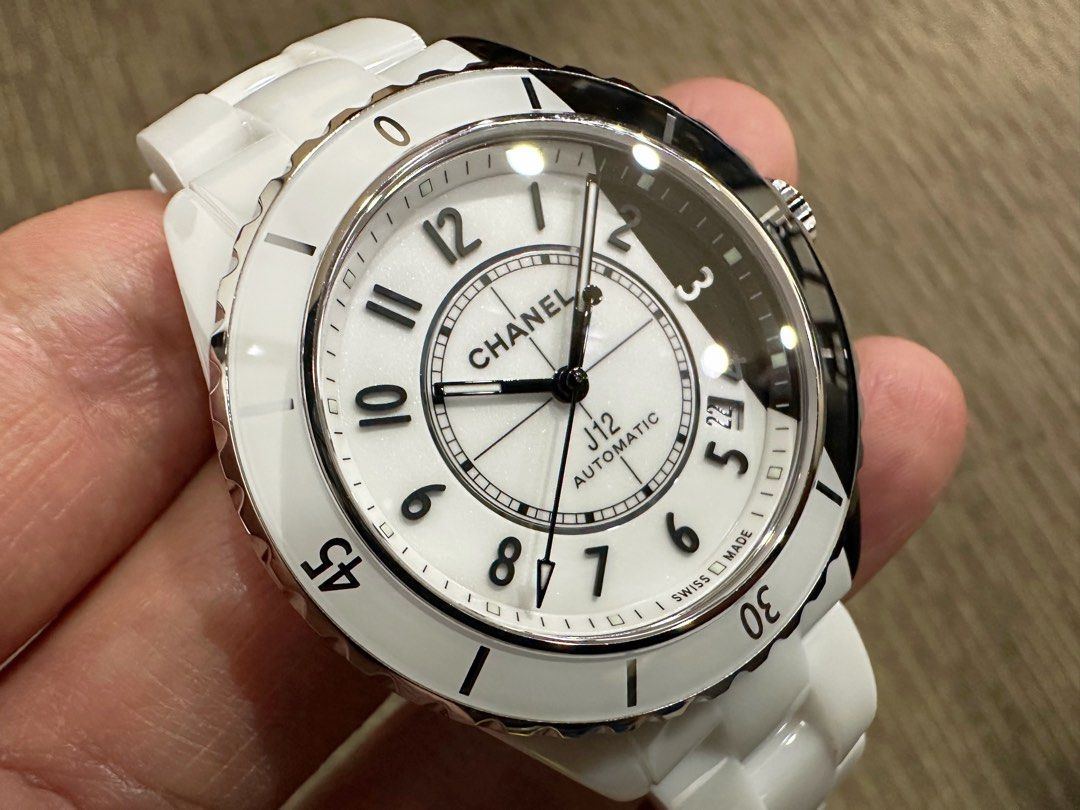 J12 paradoxe 2025 chanel