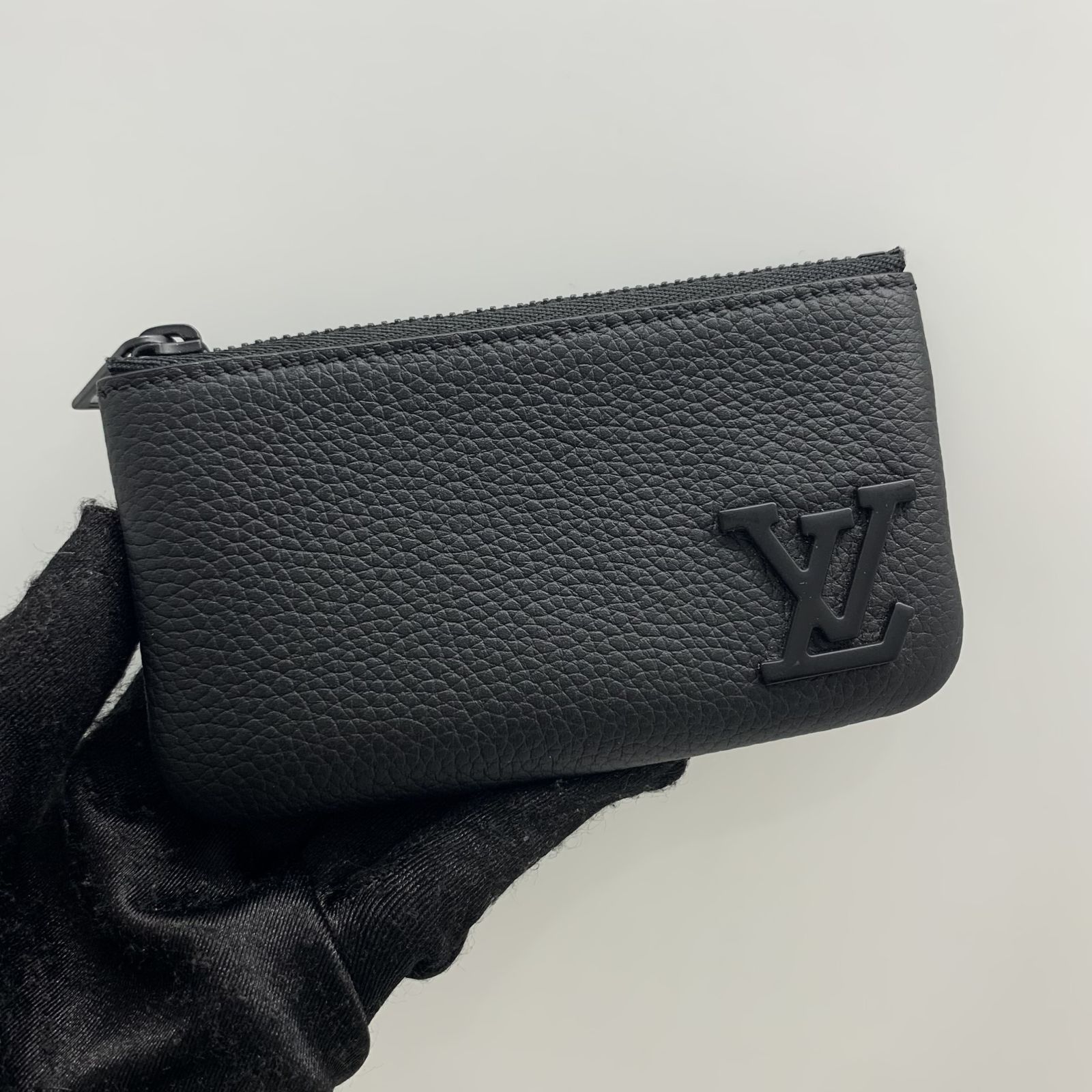 lv black key pouch